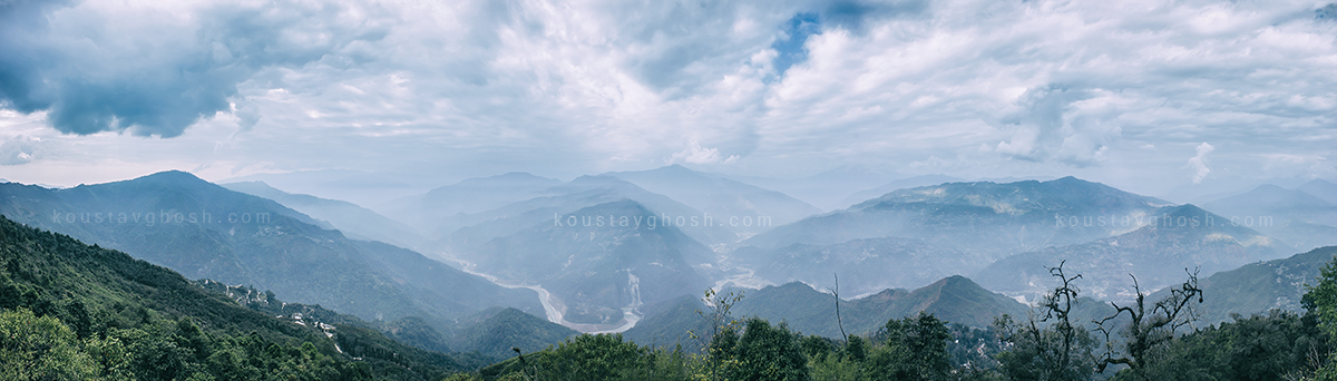 The breathtaking panoramic view of the river Teesta from the Ramitey View Point